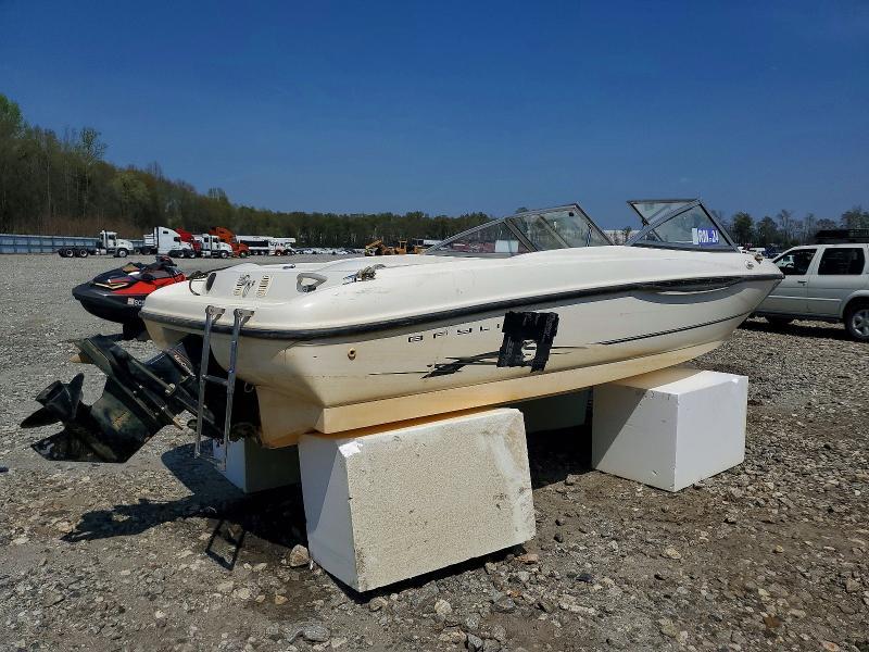 2005 Bayliner Capri-Boat