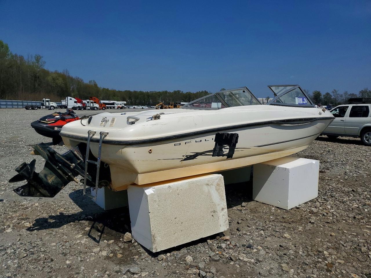 2005 Bayliner Capri-Boat