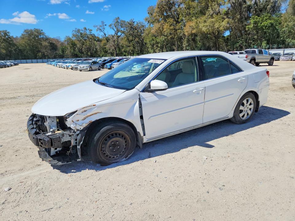 2014 Toyota Camry le