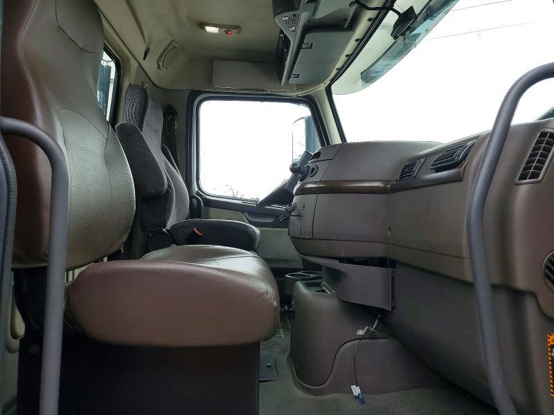 2017 Volvo VNL Semi Truck