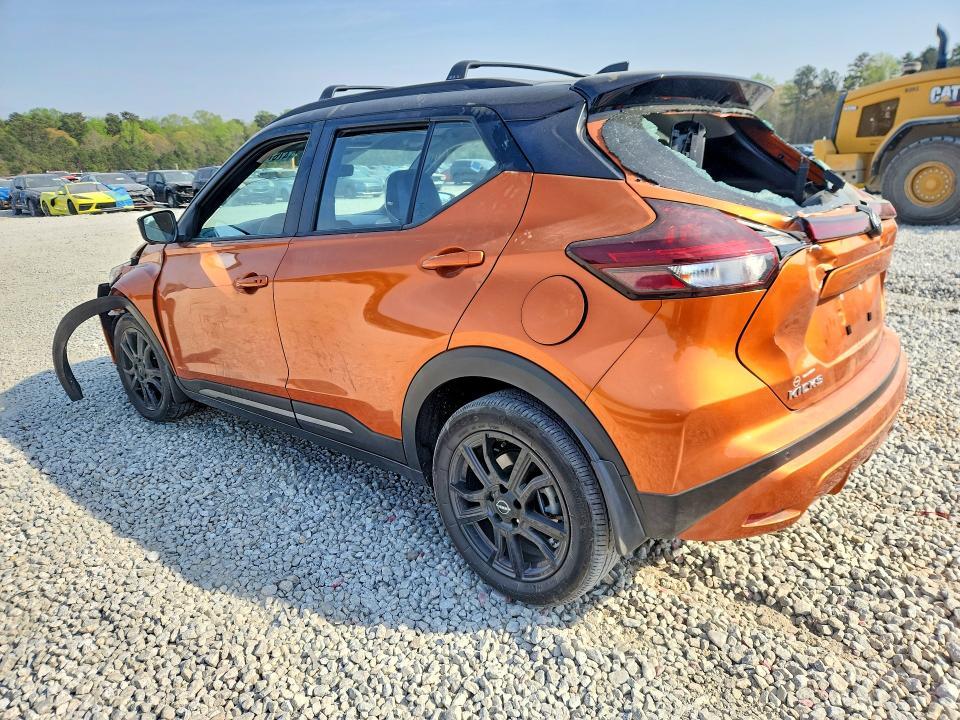 2024 Nissan Kicks sr