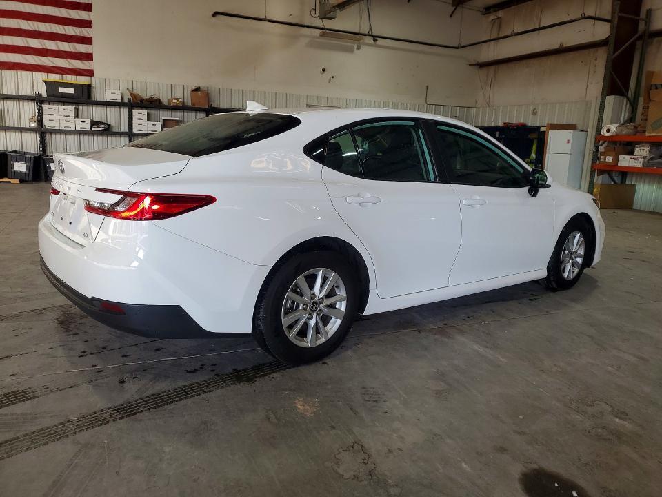 2025 Toyota Camry le
