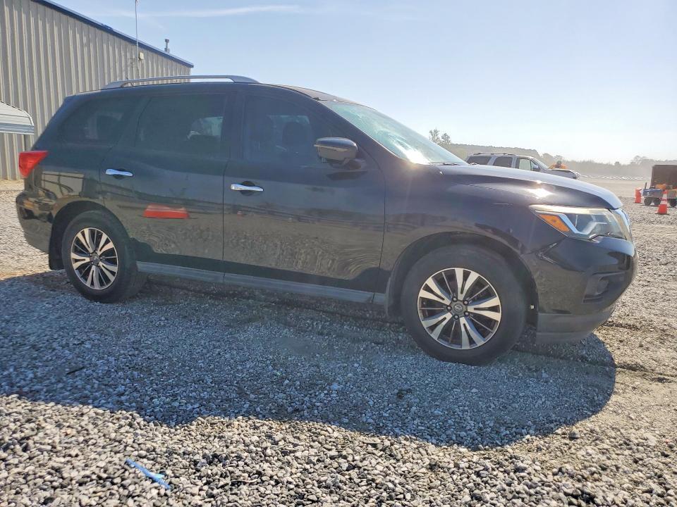 2017 Nissan Pathfinder sl