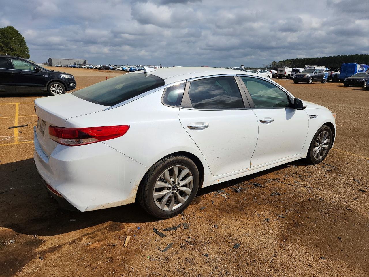 2016 KIA Optima lx