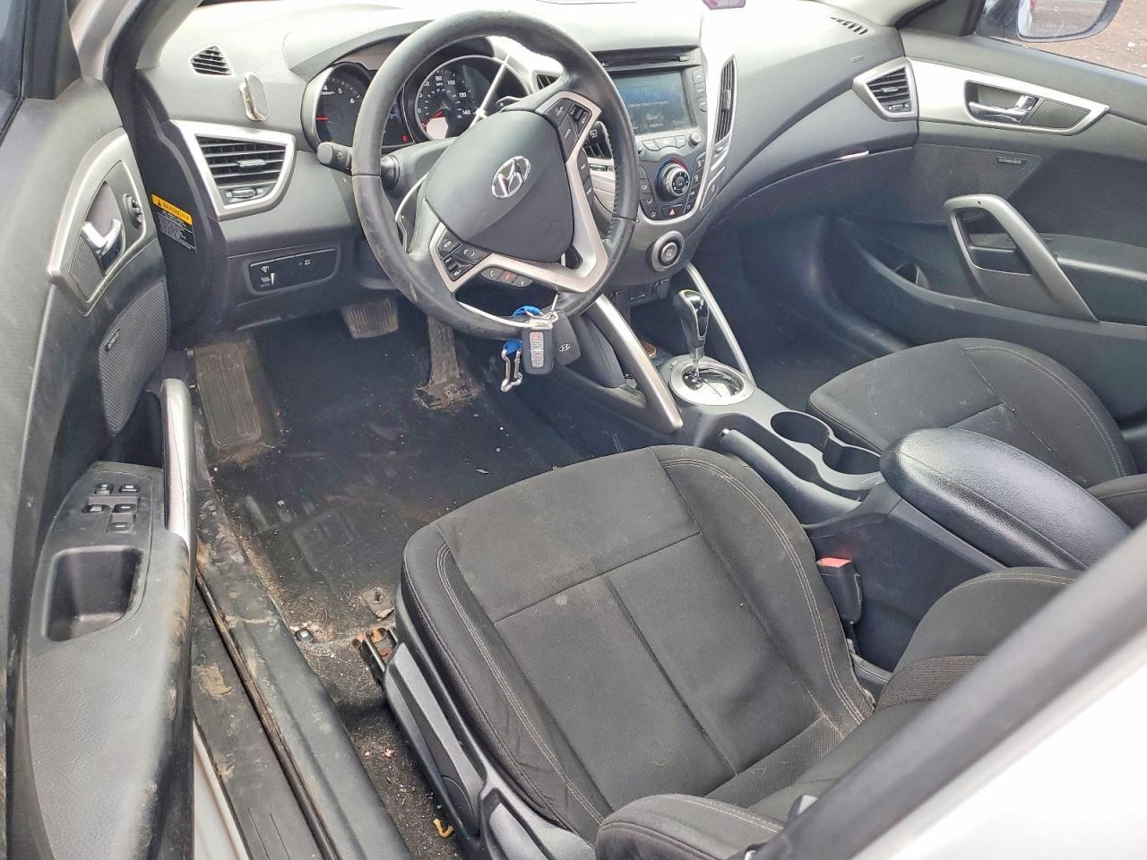 2013 Hyundai Veloster re mix
