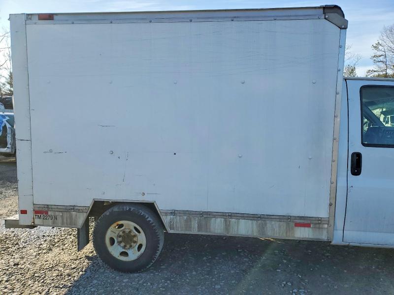 2011 GMC Savana Cutaway G3500