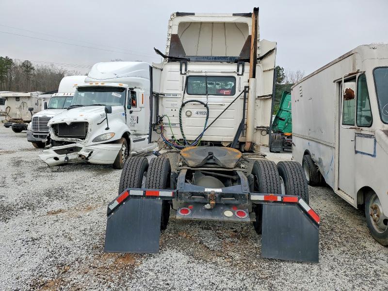 2015 Volvo VNL Semi Truck