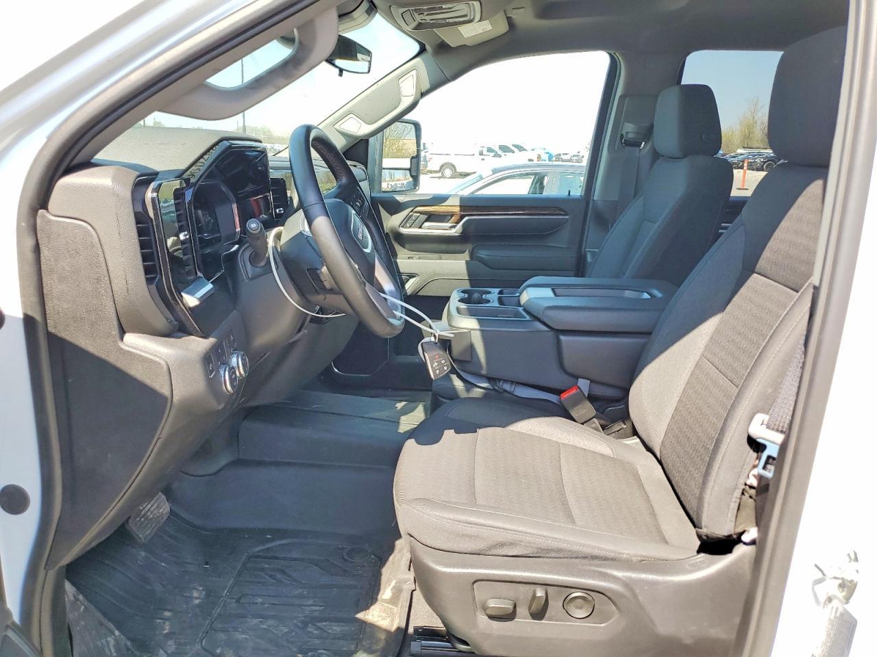 2025 GMC Sierra K2500 SLE