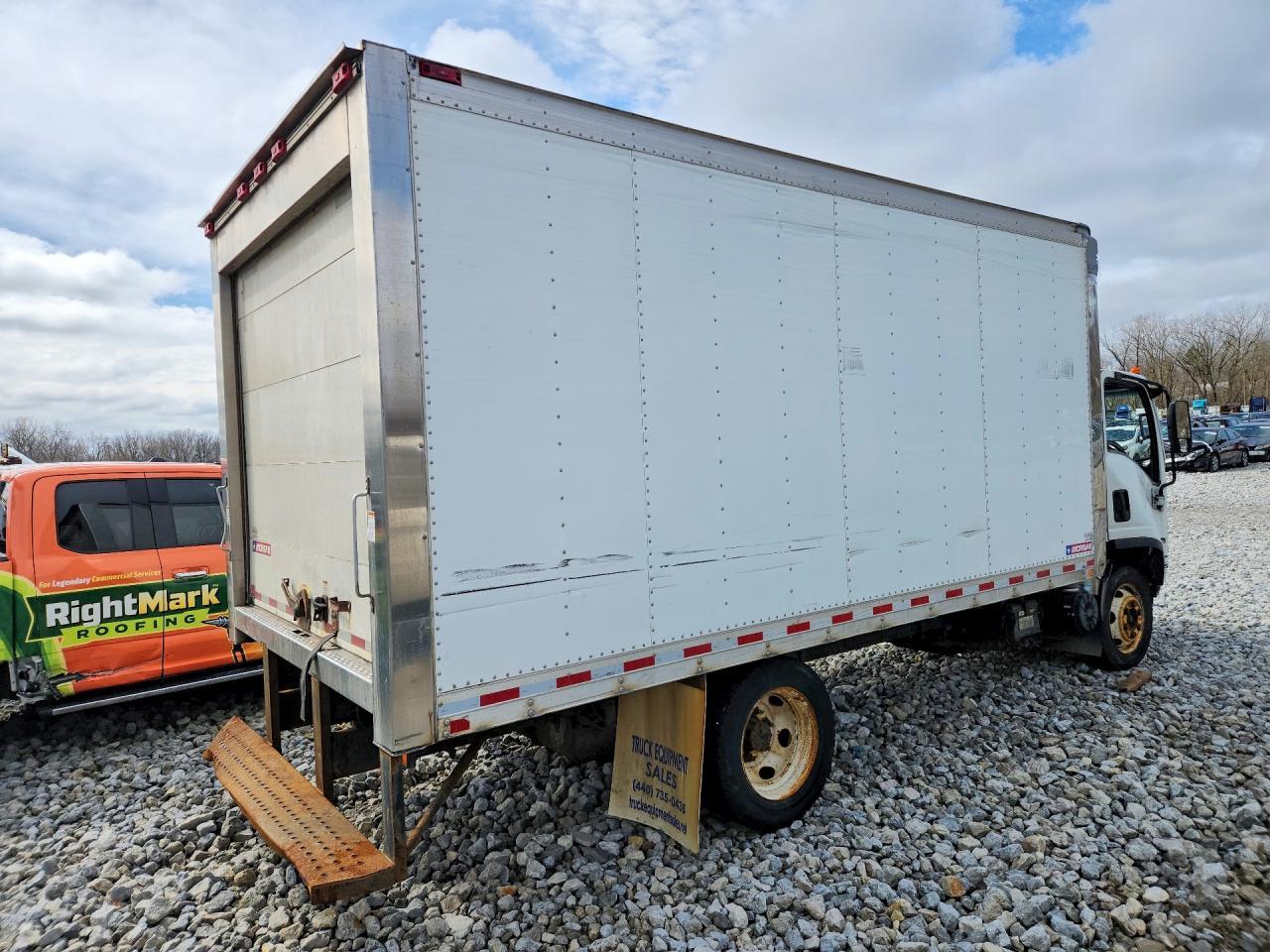 2017 Isuzu NPR HD
