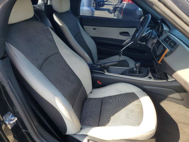 2005 BMW Z4 2.5