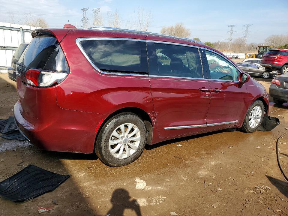 2018 Chrysler Pacifica Touring l