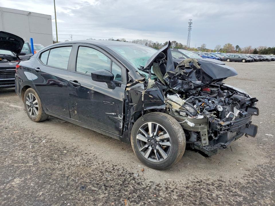 2025 Nissan Versa sv