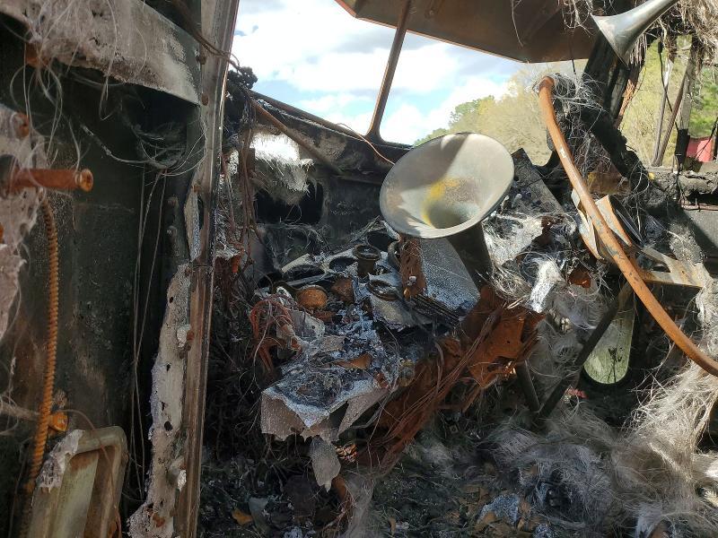 1999 Peterbilt Tractor 1999 Peterbilt 379 Semi Truck