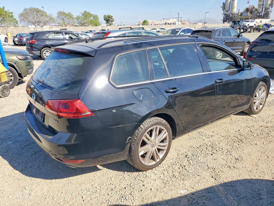 2015 Volkswagen Golf Sportwagen tdi s