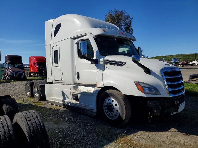 2022 Freigliner 2022 Freightliner Cascadia 126 Semi Truck