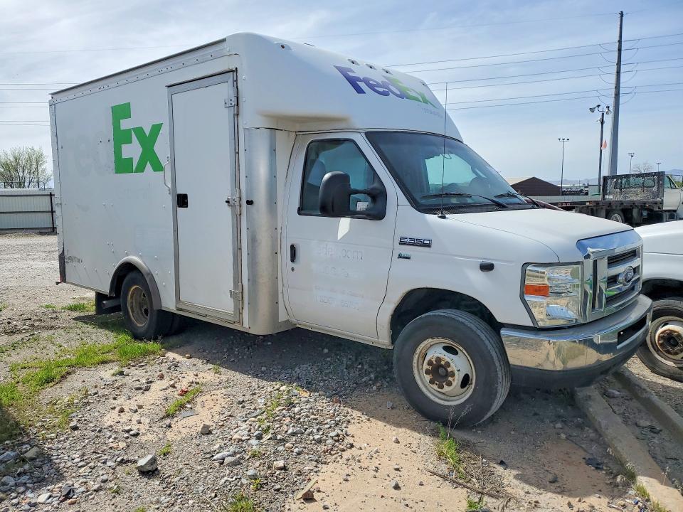 2016 Ford Econoline E350 Super Duty Cutaway Van