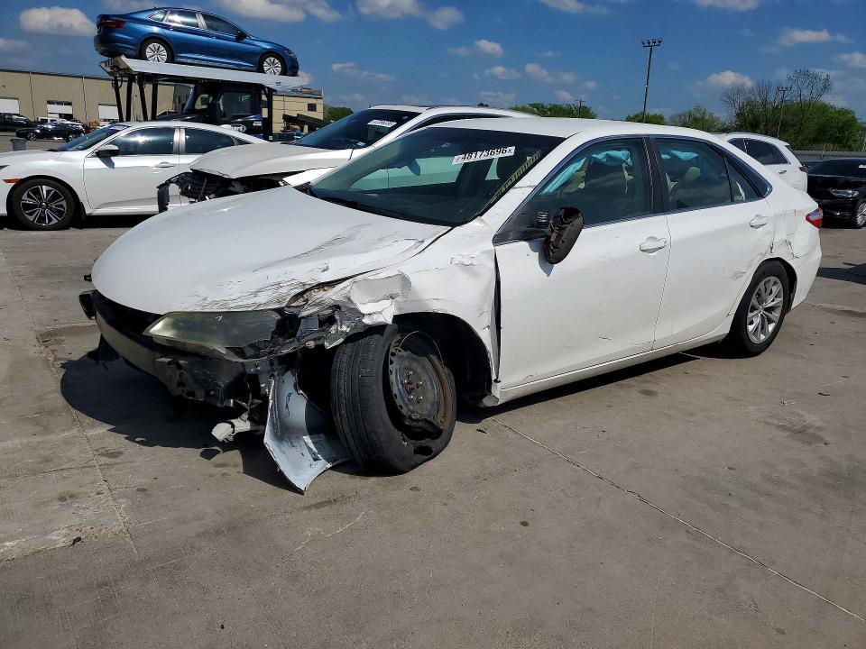 2016 Toyota Camry le