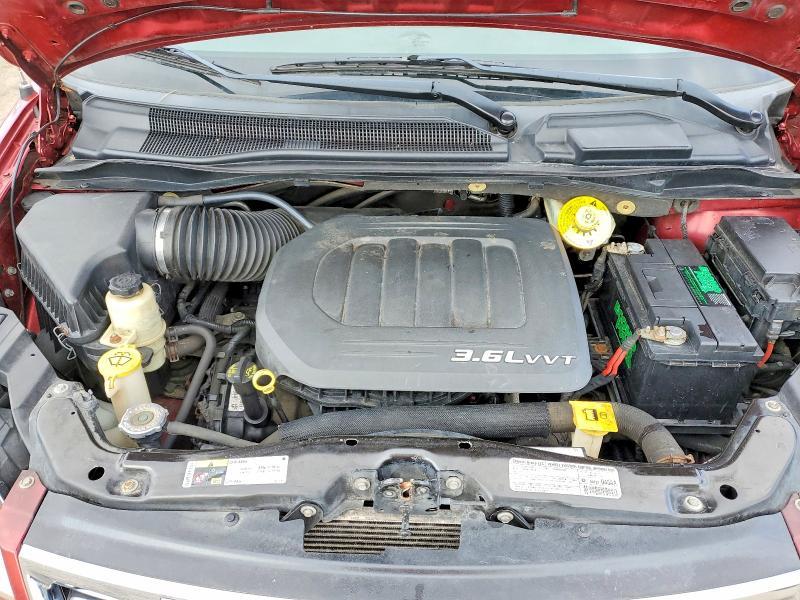 2013 Chrysler Town & Country Touring l