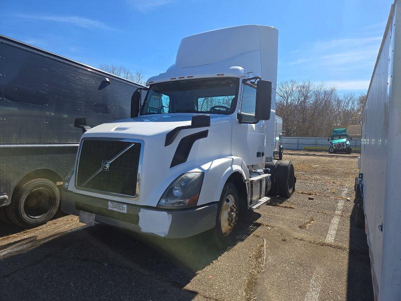2017 Volvo VNL Semi Truck