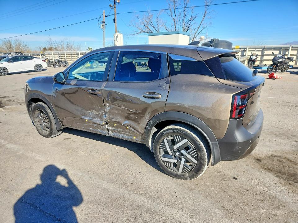 2025 Nissan Kicks sv