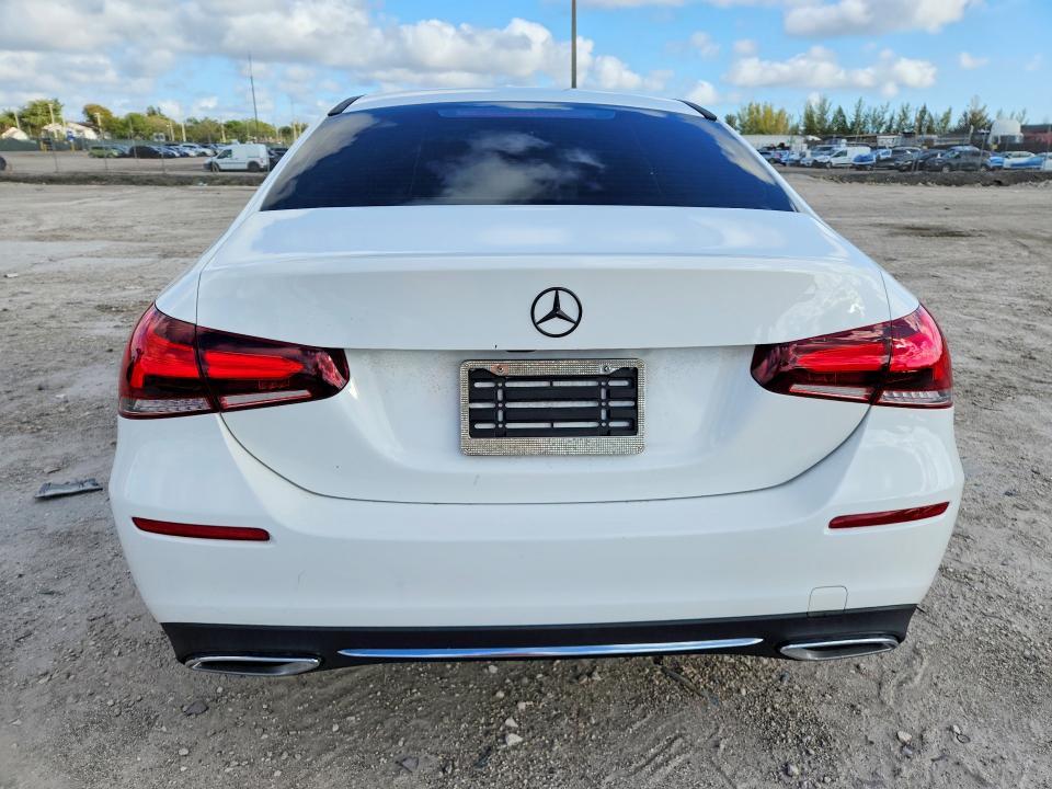 2021 Mercedes-Benz A 220