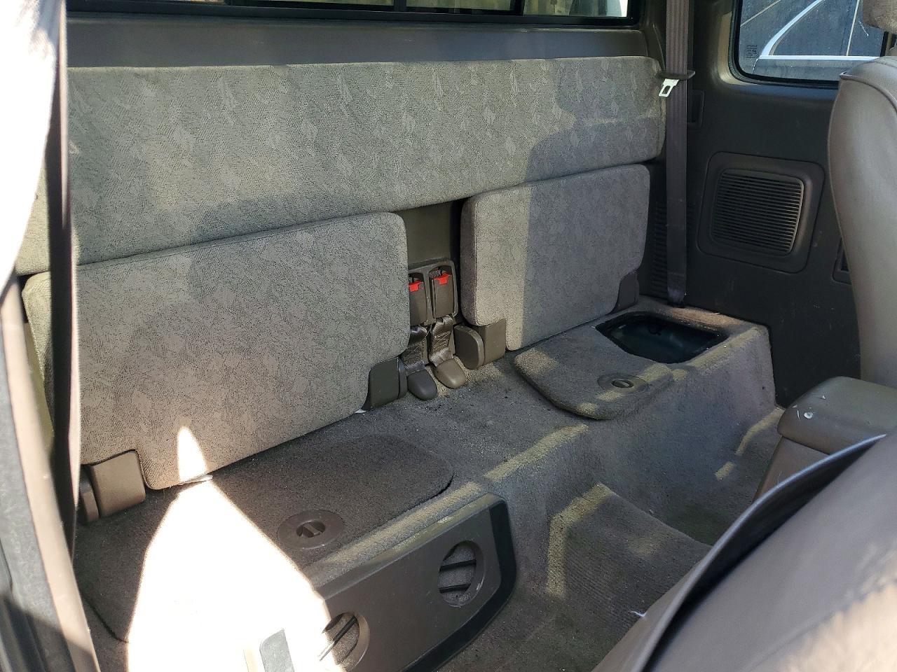 2000 Toyota Tacoma Base