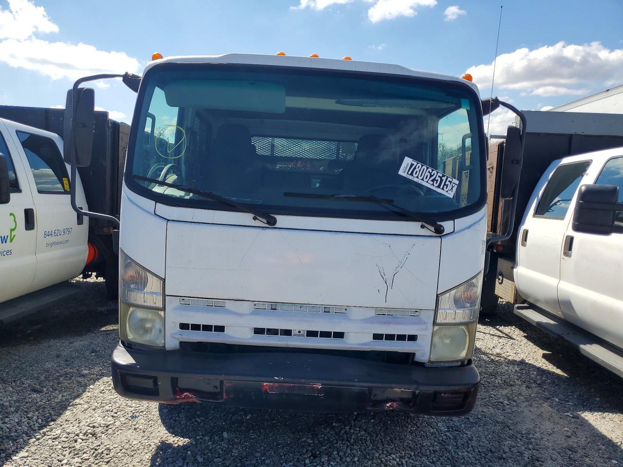 2009 Isuzu NPR Crew Cab Flatbed Truck