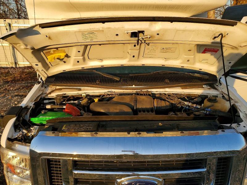 2016 Ford Econoline E350 Super Duty Cutaway Van