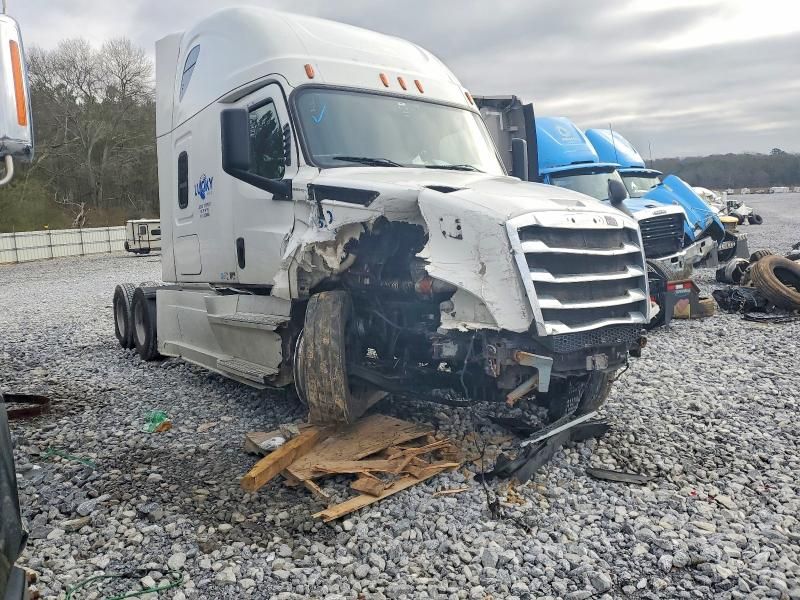 2020 Freightliner Cascadia 126 Semi Truck