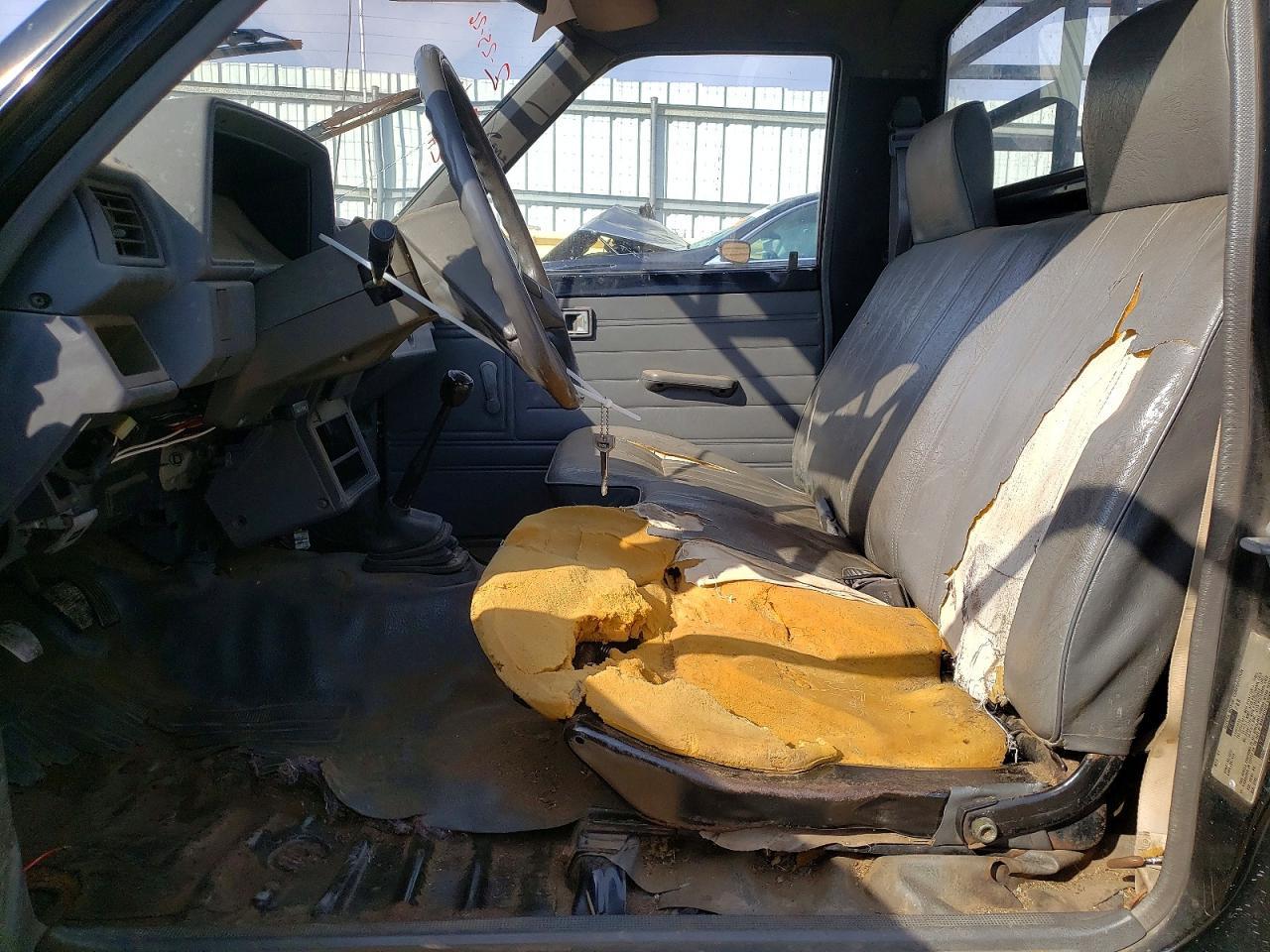 1988 Toyota Pickup Base