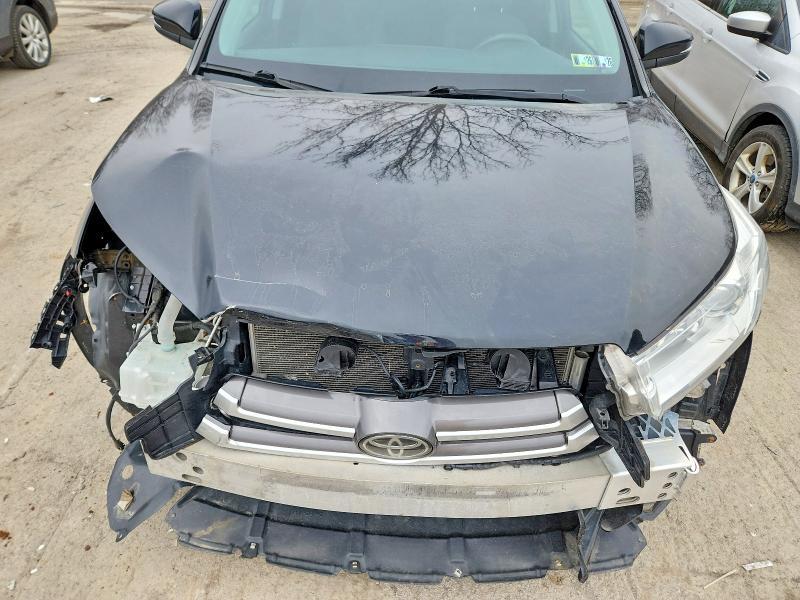 2019 Toyota Highlander le