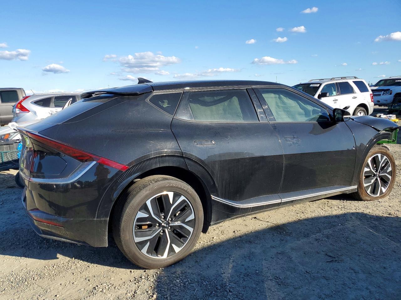2022 KIA EV6 Wind