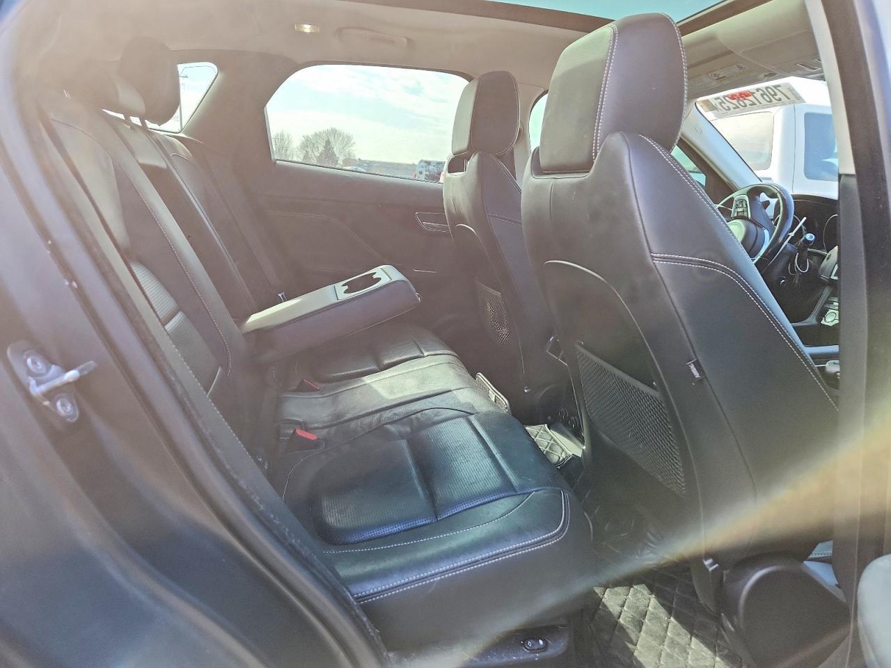 2017 Jaguar F-pace R-sport