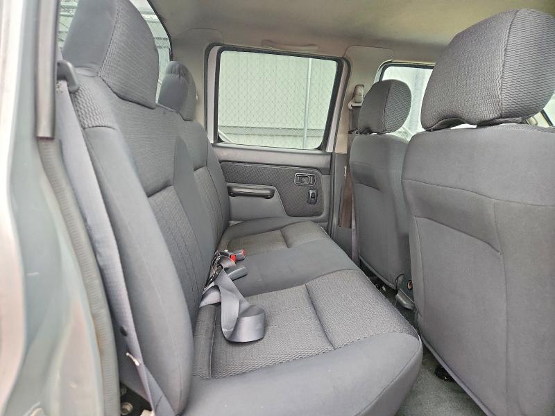 2002 Nissan Frontier SVE-V6