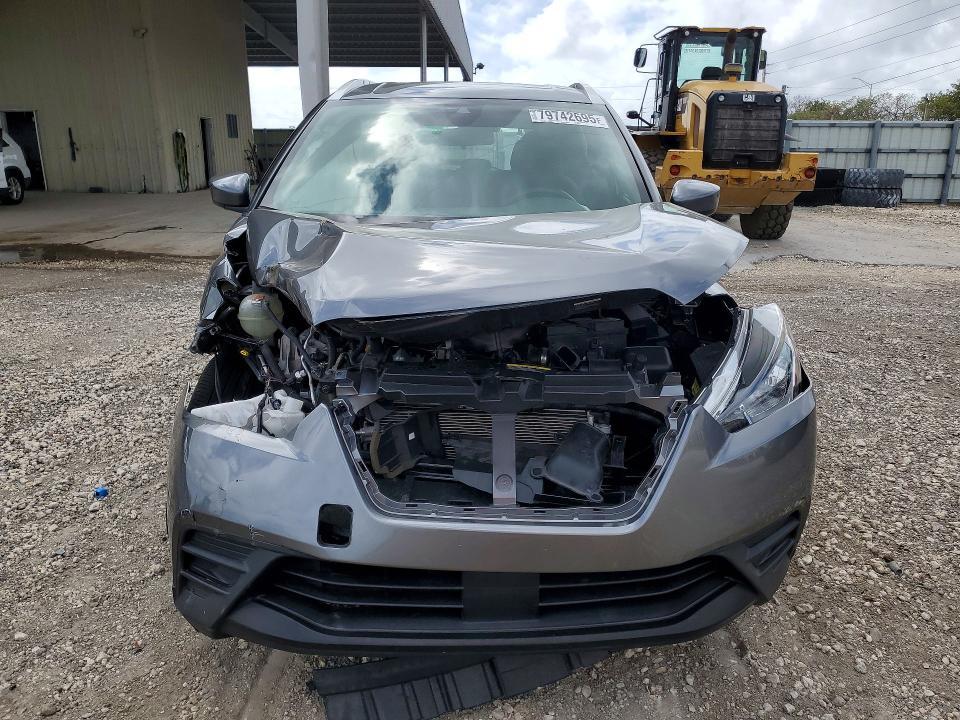 2020 Nissan Kicks sv