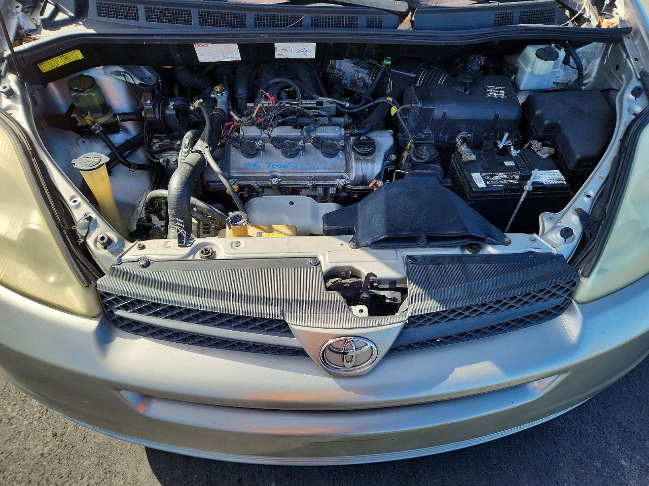 2004 Toyota Sienna le 7 Passenger