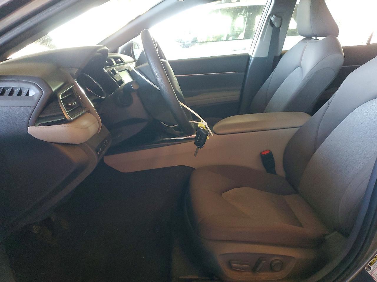 2019 Toyota Camry le
