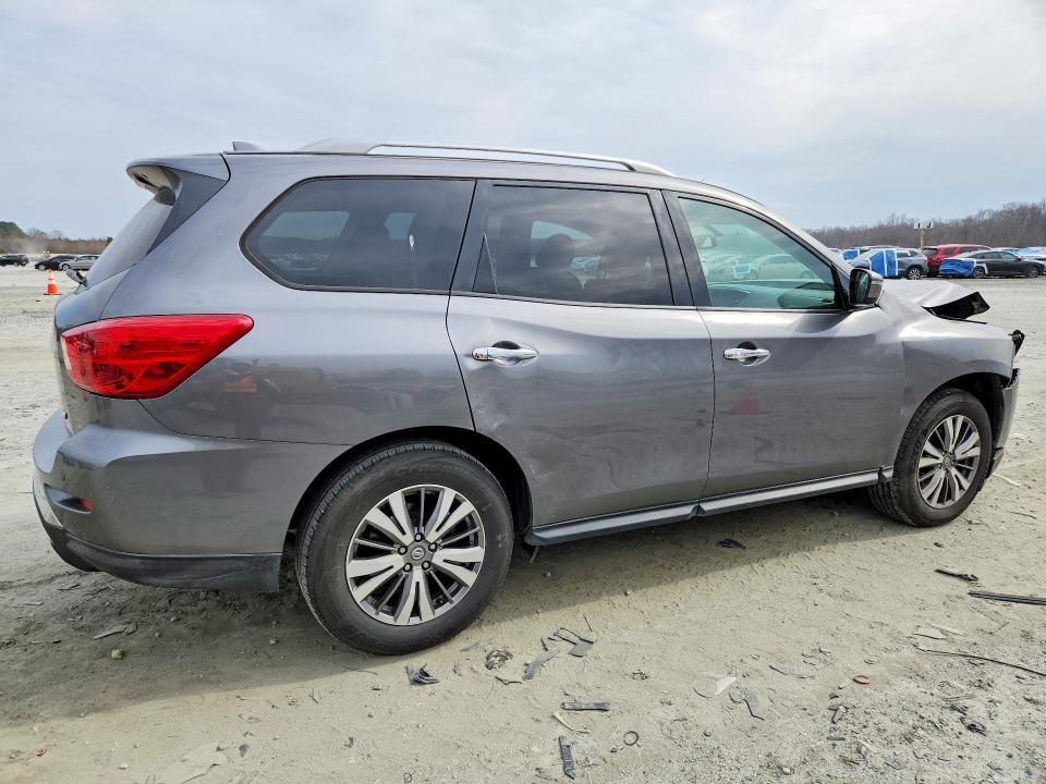 2019 Nissan Pathfinder sv