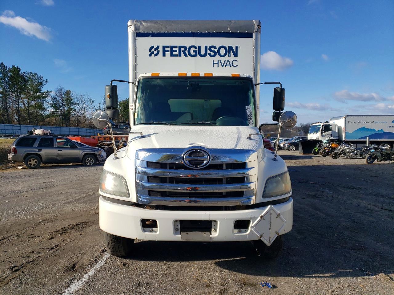 2018 Hino 338 BOX Truck