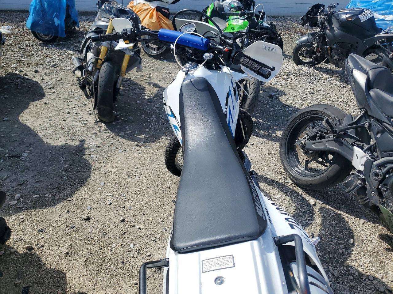 2024 Suzuki DR650 SE