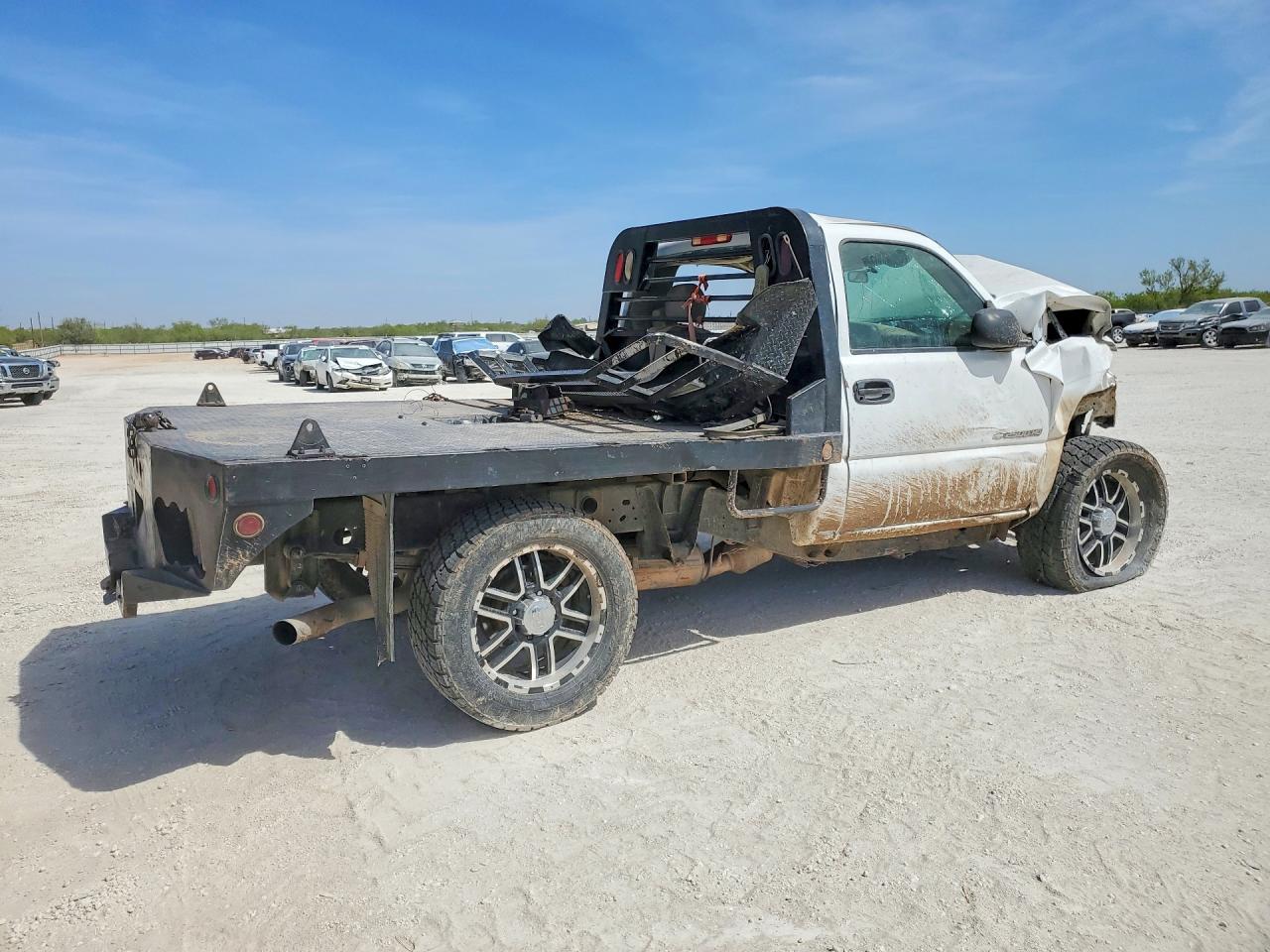 2005 Chev Rolet Silverado Flatbed Truck