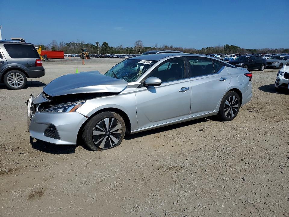 2022 Nissan Altima sv