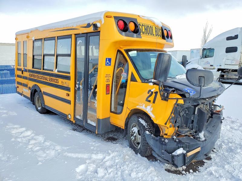 2017 GMC Savana Cutaway G4500