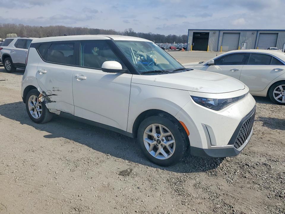 2024 KIA Soul s