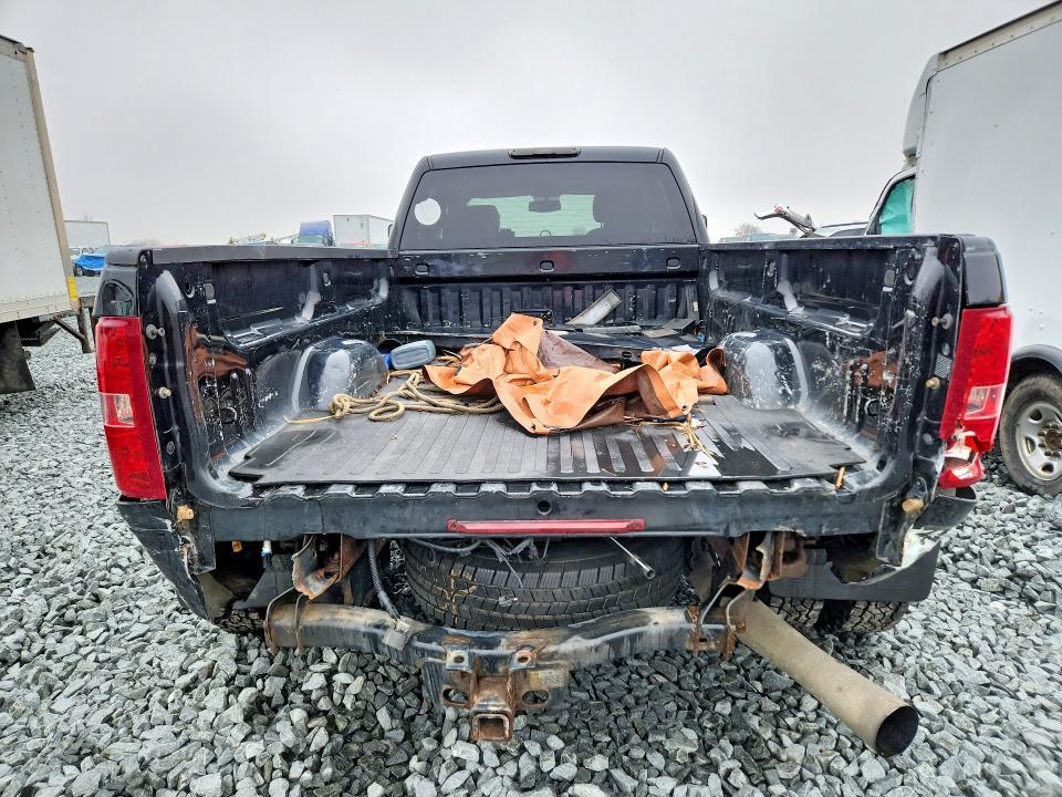 2011 Chevrolet Silverado K3500 ltz