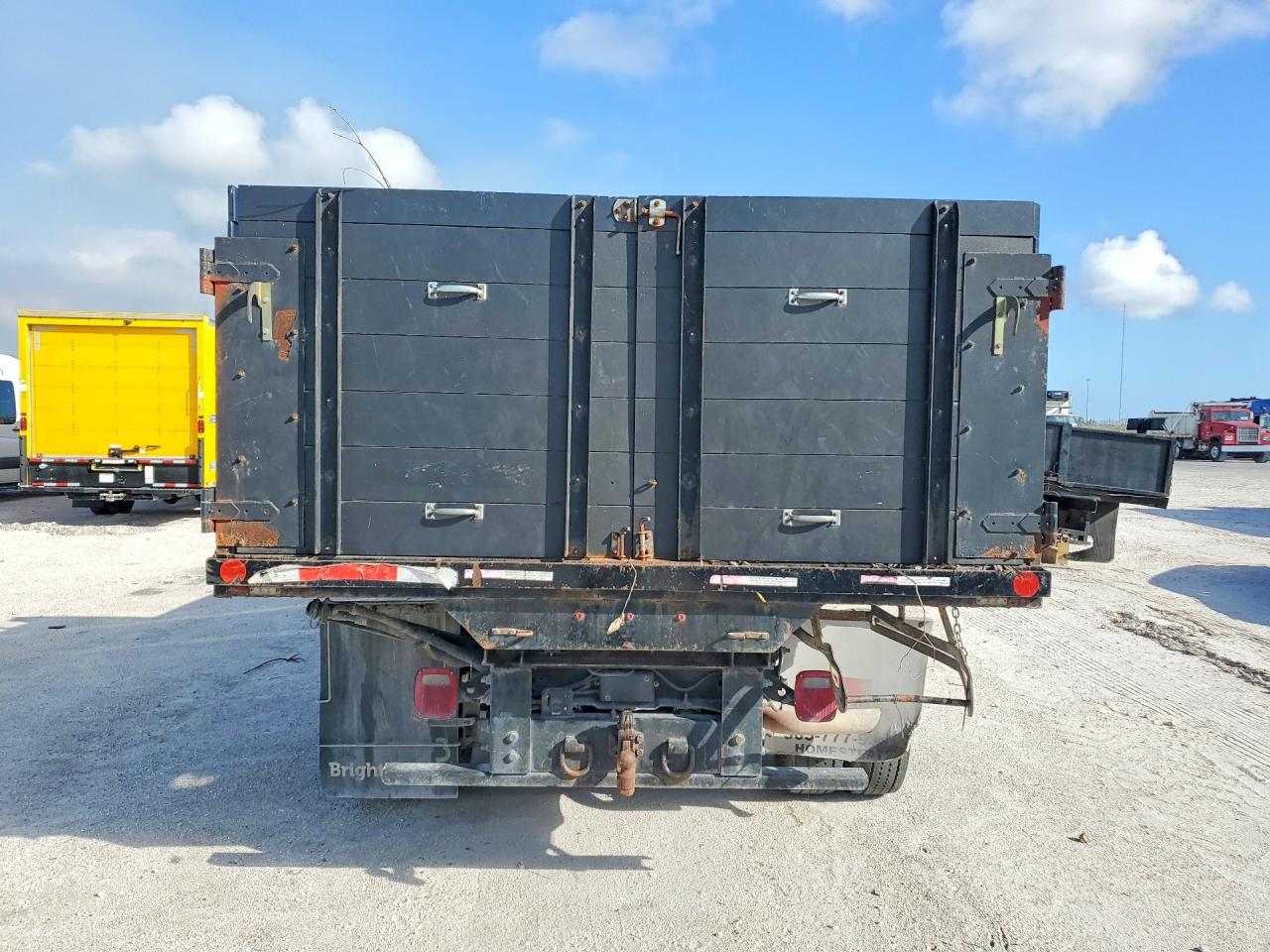 2018 Ford F450 Super Duty Flatbed Truck