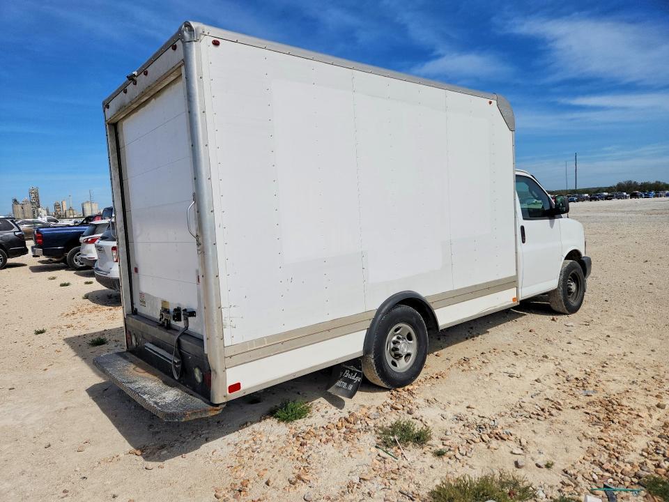 2018 Chevrolet Express BOX Truck