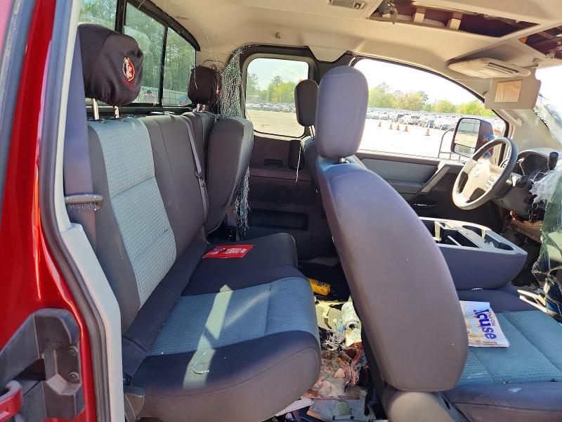2004 Nissan Titan XE