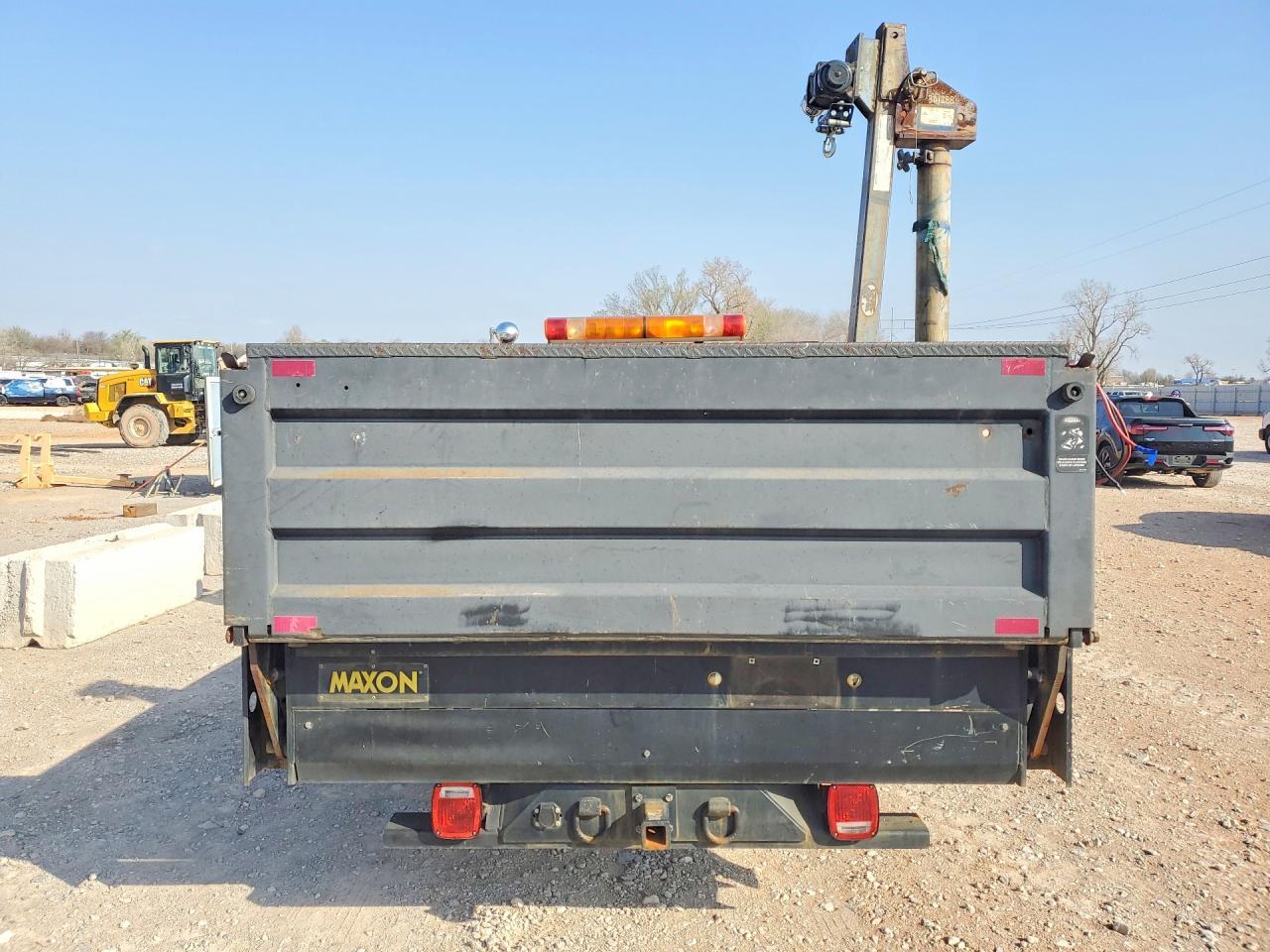 2007 Chev Rolet Silverado Flatbed Truck