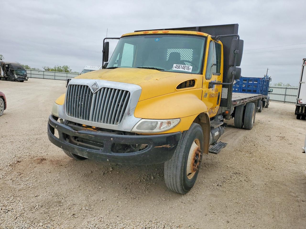 2007 International 4300 Flatbed Truck